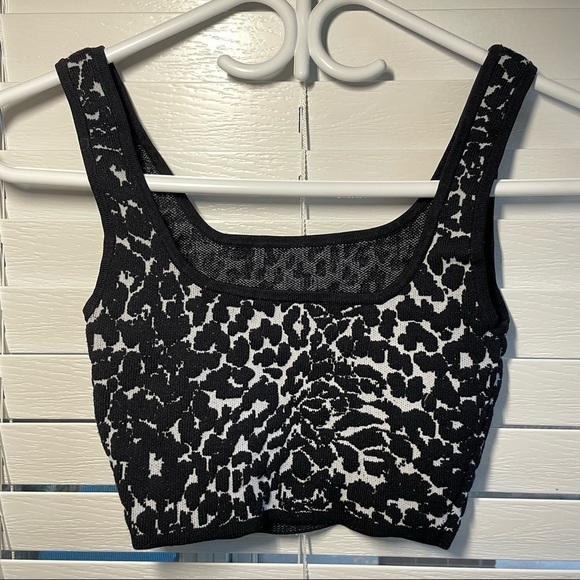 aritzia Babaton Sculpt Knit Tank Top size XS - Picture 7 of 9